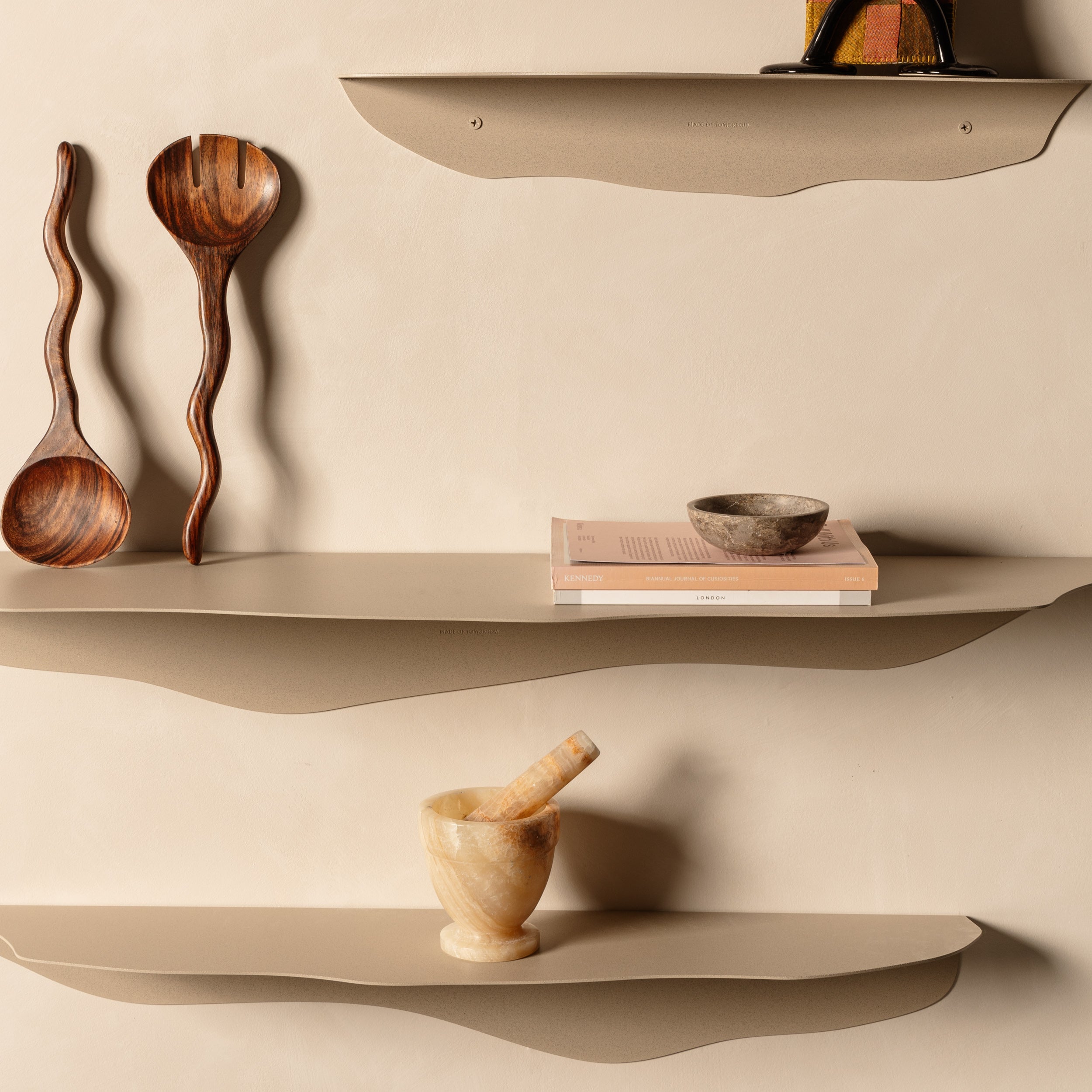 FOLD Wavy Shelf 950